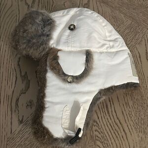 Mad Bomber Women's White and Brown Winter Hat